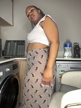 GoldenAss07's cam snapshot