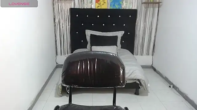 Darkittydoll-15's cam snapshot