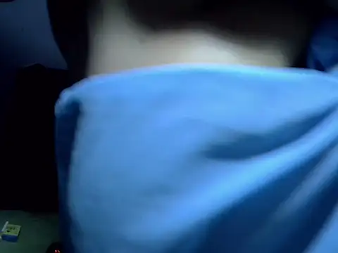 BUSTY_QUEEEN's cam snapshot