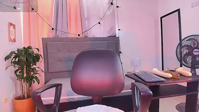 saray_reese's cam snapshot