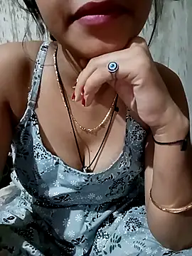 Lal_pari143's cam snapshot