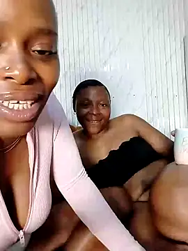 QUEENZAZA's cam snapshot