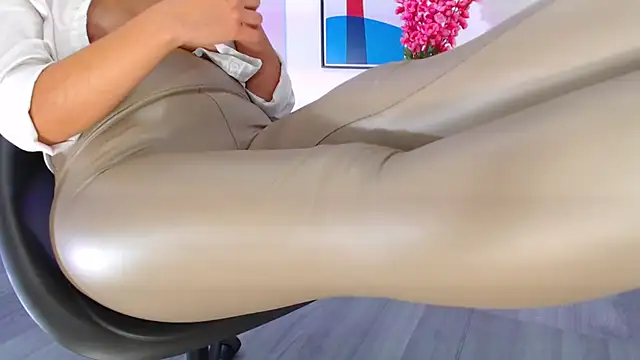 sweet_mile's cam snapshot