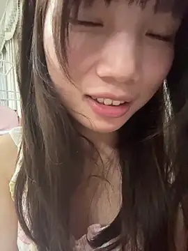 Yiyi-707's cam snapshot