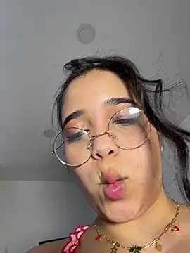 tati_reyess's cam snapshot