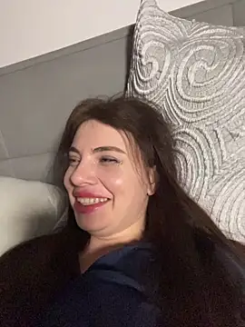 CurlyLara live sex cam