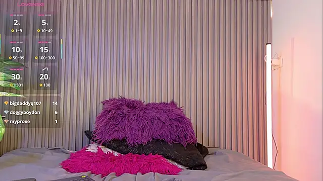 Luna_maithe1 live sex cam