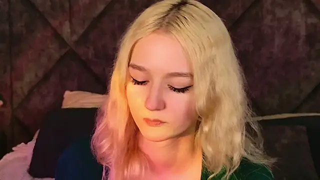 NaomiLoys's cam snapshot