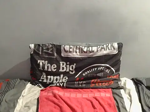 yellowbonecams1874's cam snapshot