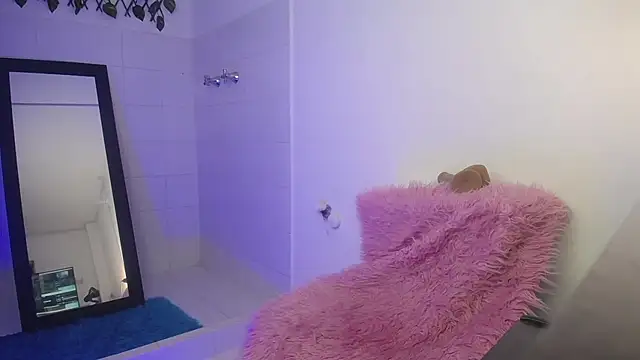 cute_laira's cam snapshot