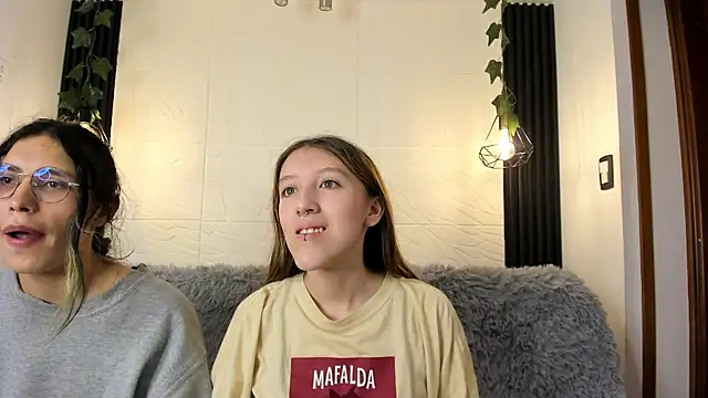 BRIAR_AND_BLAIR's cam snapshot