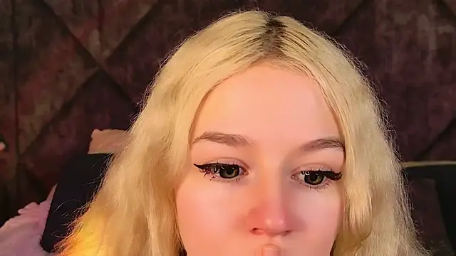 NaomiLoys's cam snapshot