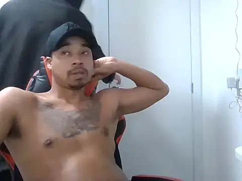 JUNINHOLEKEJR's cam snapshot