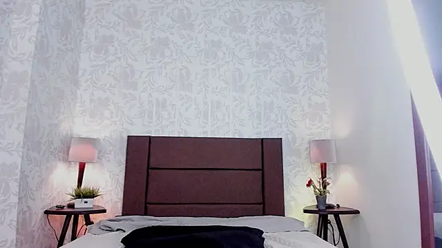 xenia_golden's cam snapshot