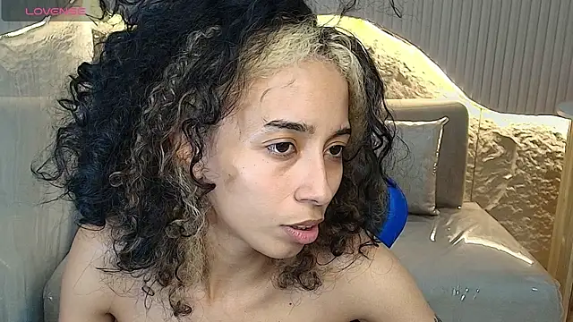 Agnis_ink_r live sex cam