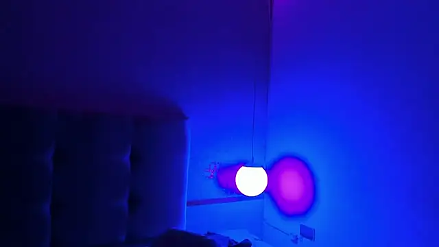 Elionor_Louge's cam snapshot