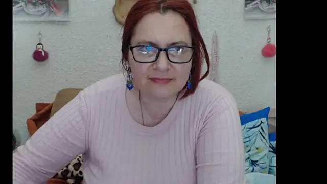 PlayfullMature's cam snapshot