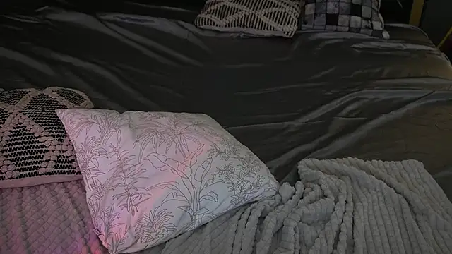 IceDanielles's cam snapshot