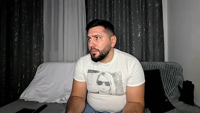 Gold_Alpha_Boy's cam snapshot