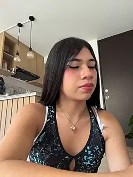 LiaSaenz27 live sex cam