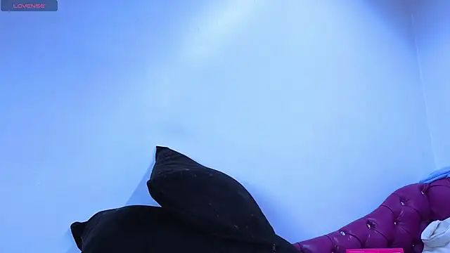 Julieta_horney's cam snapshot