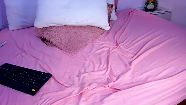 VioletaShine's cam snapshot