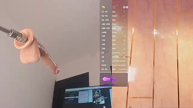 TylerBloom live sex cam