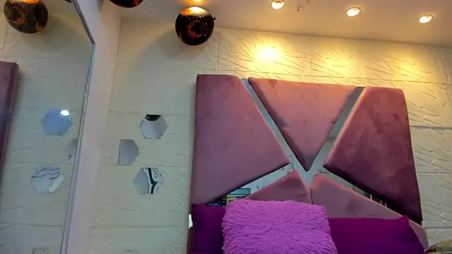 Charlotte_Ice1's cam snapshot