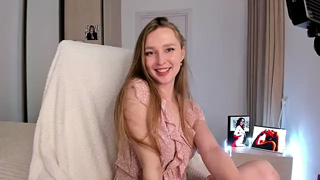 CharlotteWells's cam snapshot