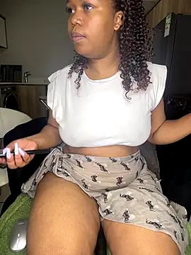 GoldenAss07's cam snapshot