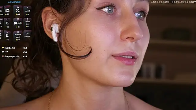 GracieGalaxy's cam snapshot