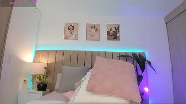 Victoria_romanox's cam snapshot