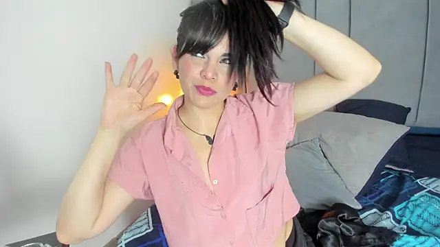 laura_hotties's cam snapshot