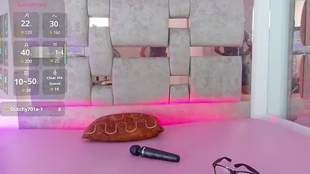 Malia_Brown1's cam snapshot