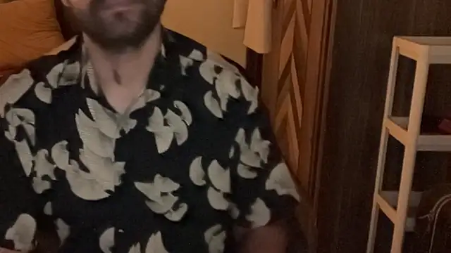 MakeMeAwareAah's cam snapshot