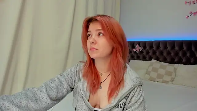 Ella_Mayers's cam snapshot