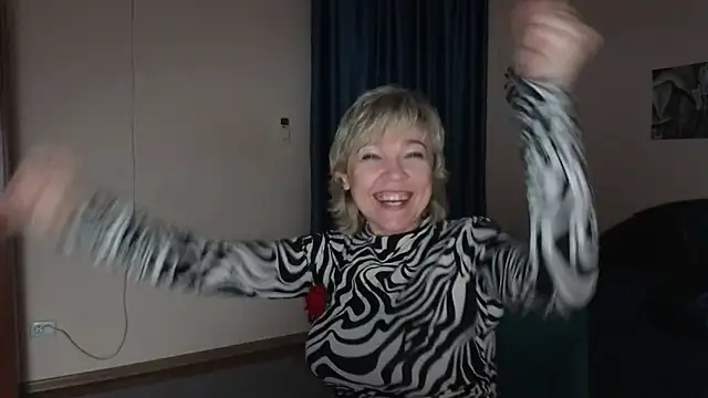 Rosette_Pricky's cam snapshot