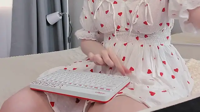 Camilla_Rowen's cam snapshot