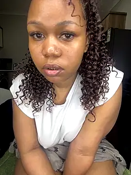 GoldenAss07's cam snapshot