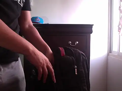 zeusmasterhorny's cam snapshot