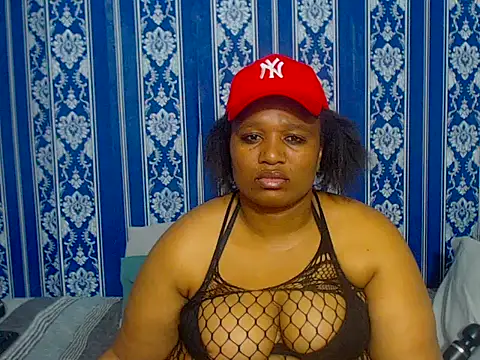 JUICEYLIPS333's cam snapshot