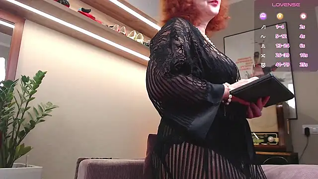 Kira_Reign's cam snapshot