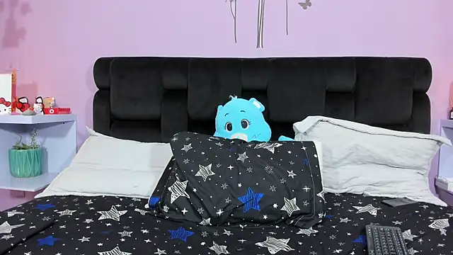 KendallWings live sex cam