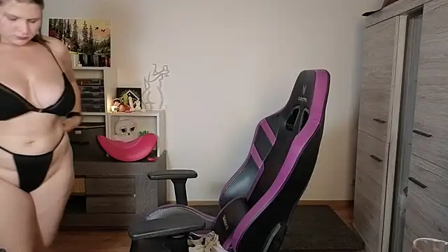 TinniAngel's cam snapshot