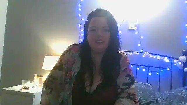 Enchanting-Elena's cam snapshot