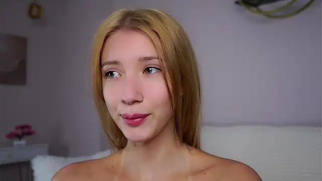 SunnivaCovil's cam snapshot