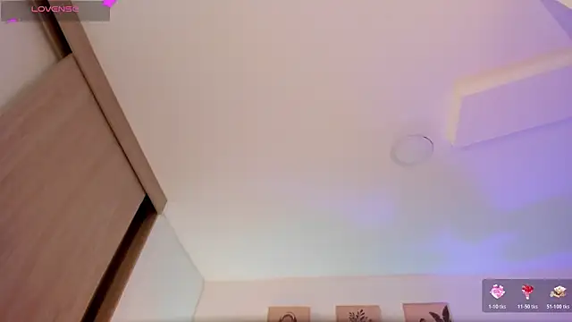 Victoria_romanox's cam snapshot