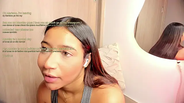 iam-ella18 live sex cam