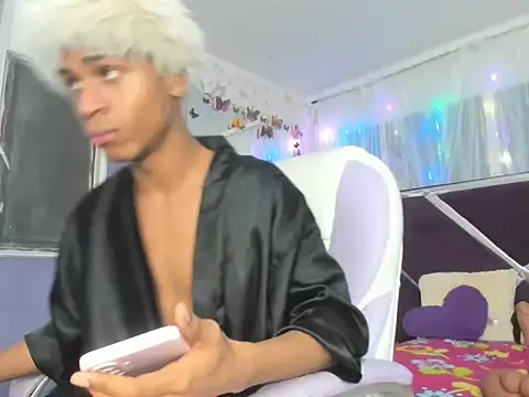 Santy_bigcock_01 live sex cam