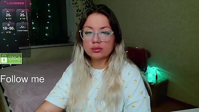 elven_dreams_'s cam snapshot